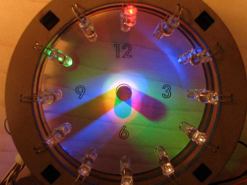 Illustration for article titled Brilliant Bulbdial Clock Becomes a Reality